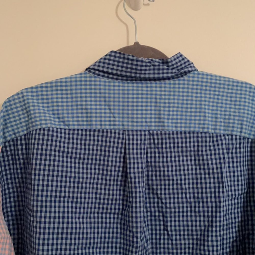 Vineyard Vines Button Down - image 6
